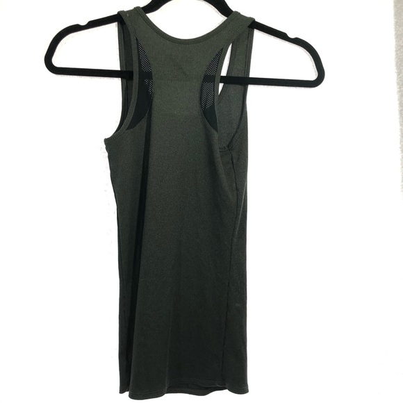 3/$25 Under Armour Xs heat gear gray tank fitted - Picture 4 of 5